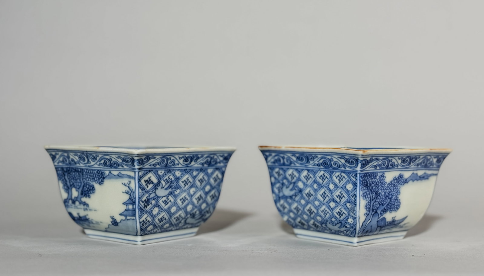PAIR OF CHINESE BLUE AND WHITE PORCELAIN SQUARE BOWLS WITH MING MARK (1 of 13)