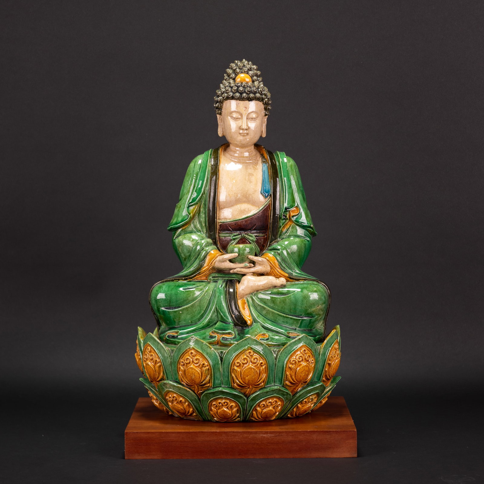 CHINESE SANCAI PORCELAIN SEATED BUDDHA STATUE (1 of 9)