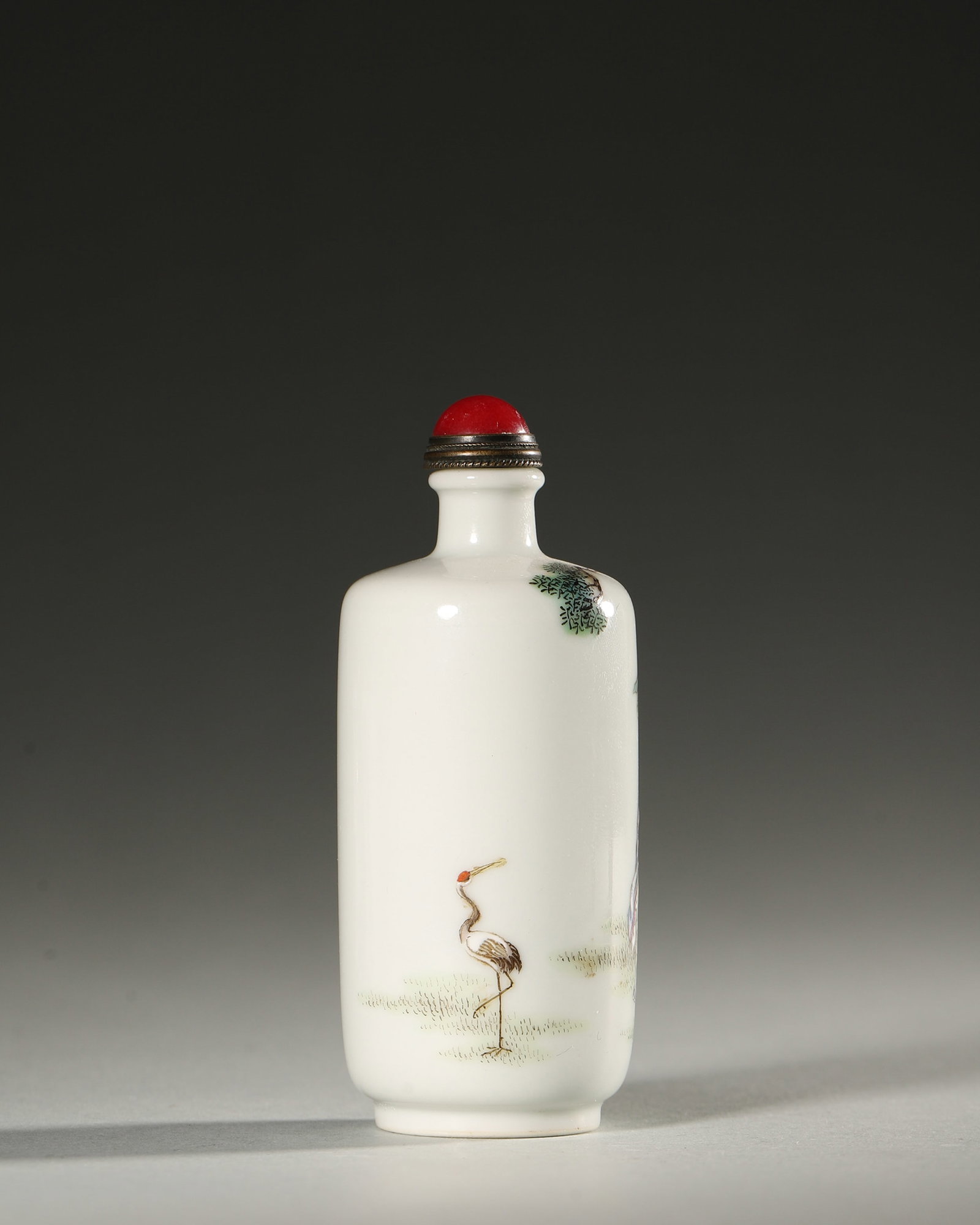 A POLYCHROME 'FIGURAL' PORCELAIN SNUFF BOTTLE - 3