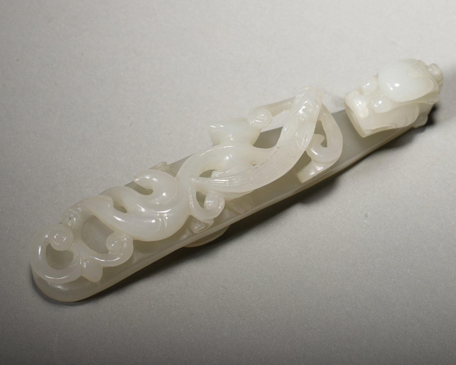 A JADE 'DRAGON' BELT HOOK - 4