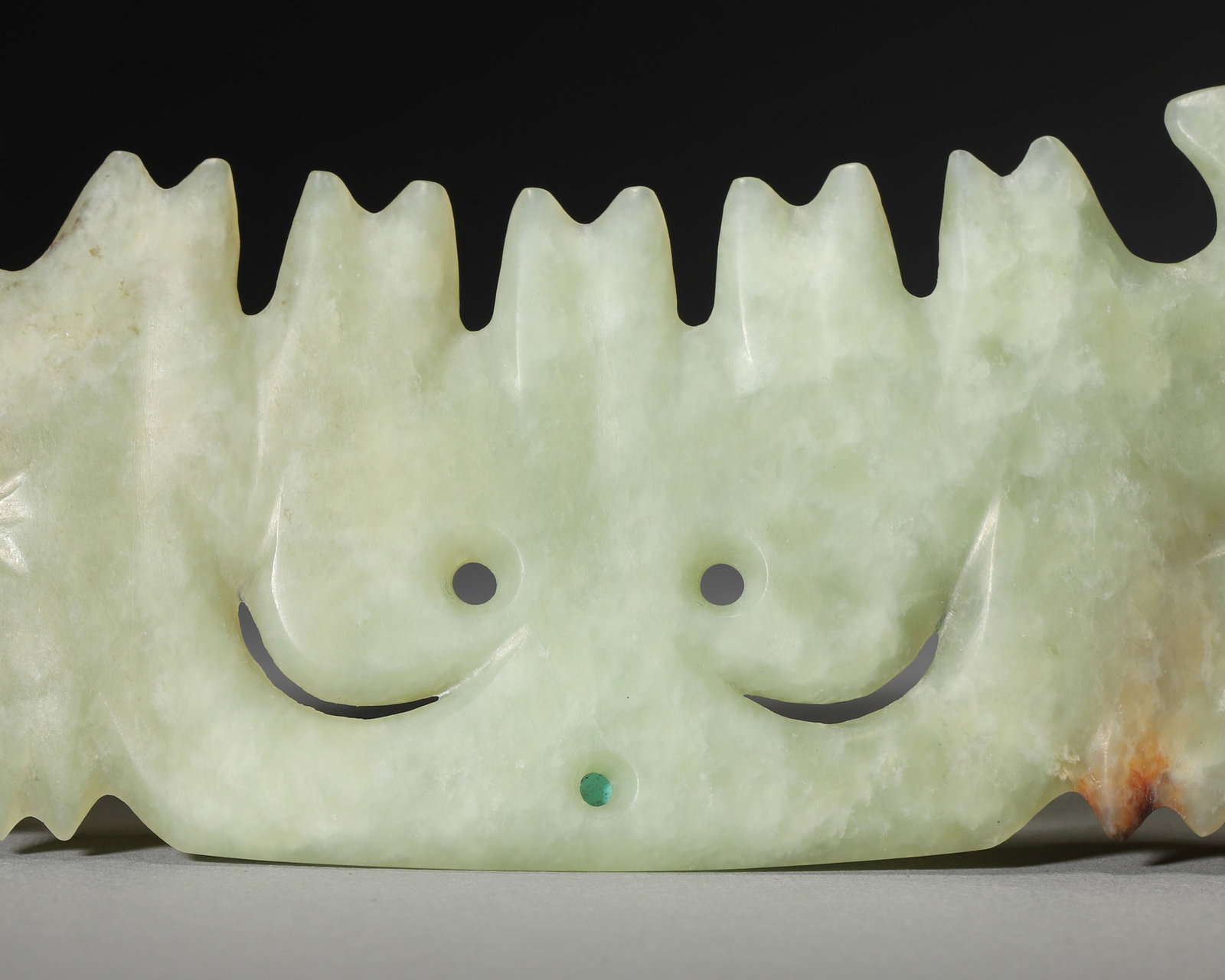 A JADE HOOKED-CLOUD PENDANT - 2