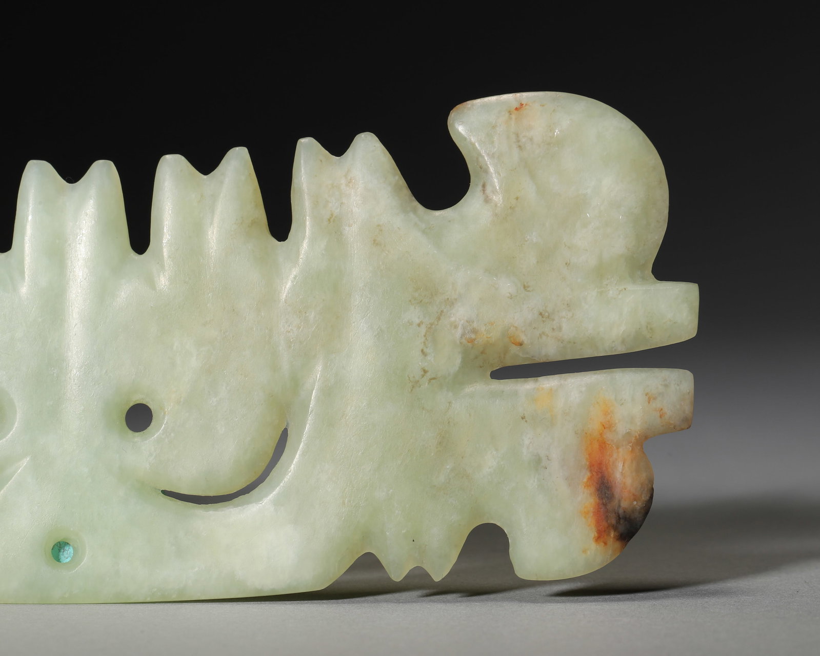 A JADE HOOKED-CLOUD PENDANT - 6