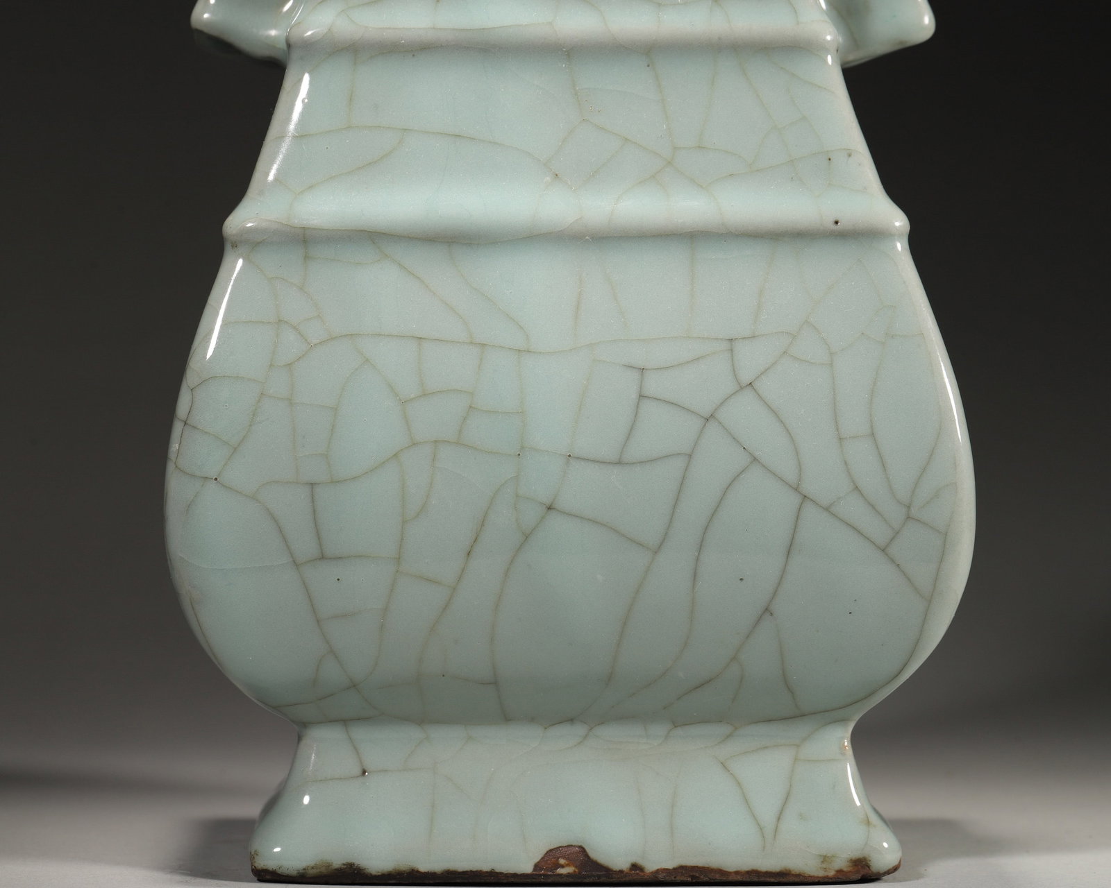 A GUAN-TYPE CELADON VASE WITH LOOP HANDLES - 5