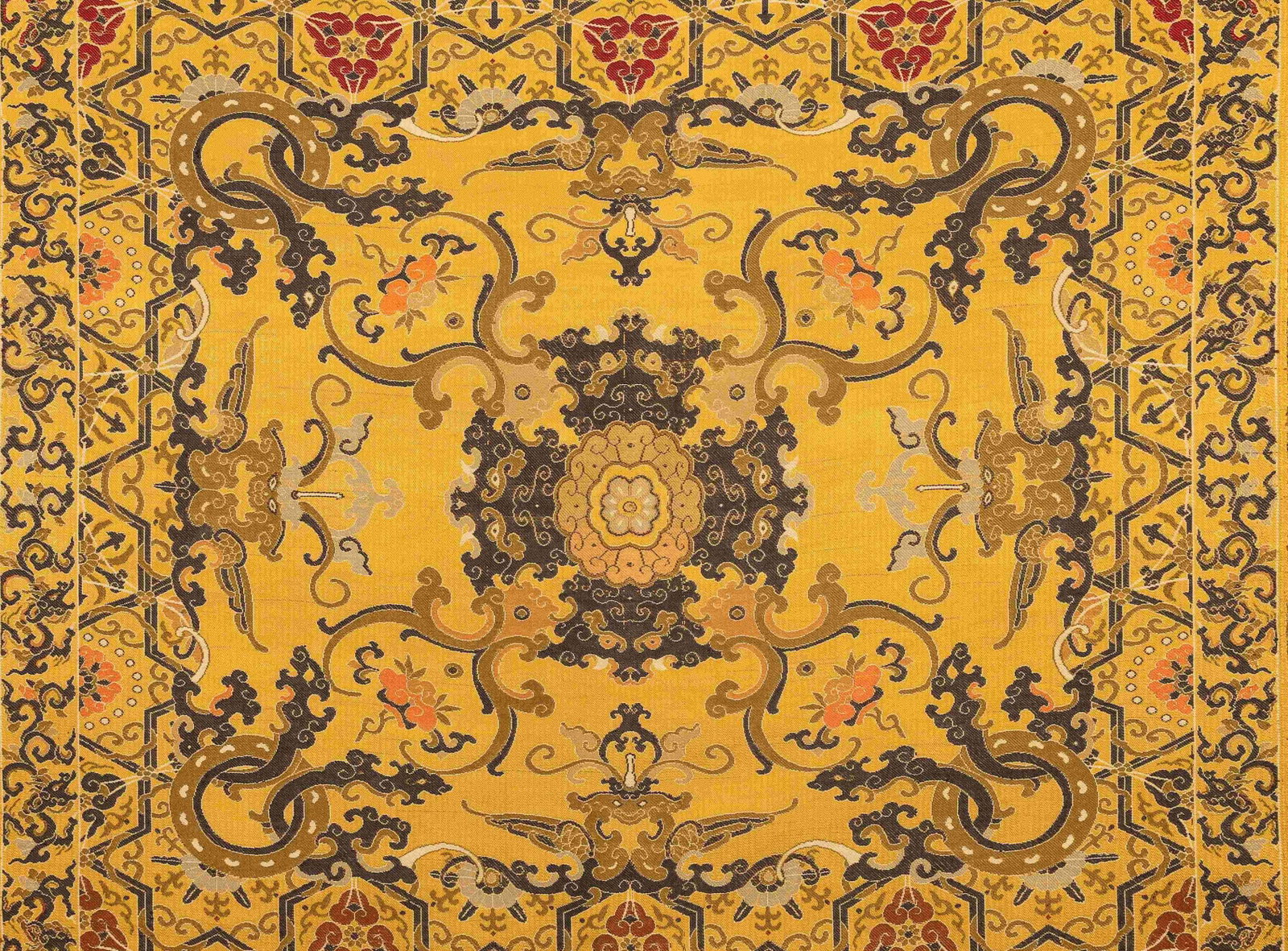 A SILK DRAGON-PATTERN HANGING SCREEN - 4