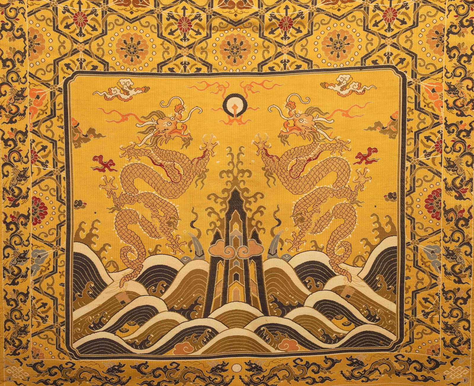 A SILK DRAGON-PATTERN HANGING SCREEN - 5