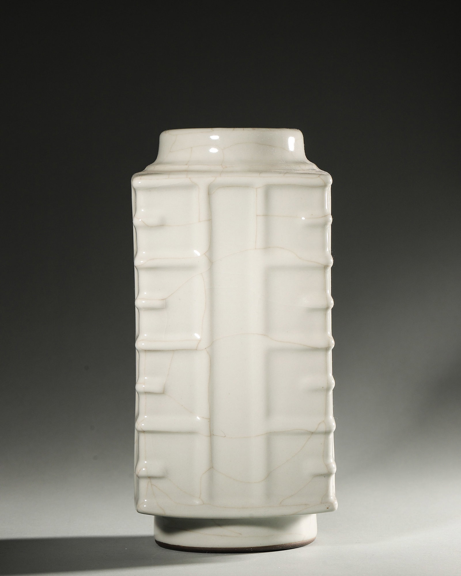 A GE-TYPE CRACKLE-GLAZED CONG-FORM VASE (1 of 8)