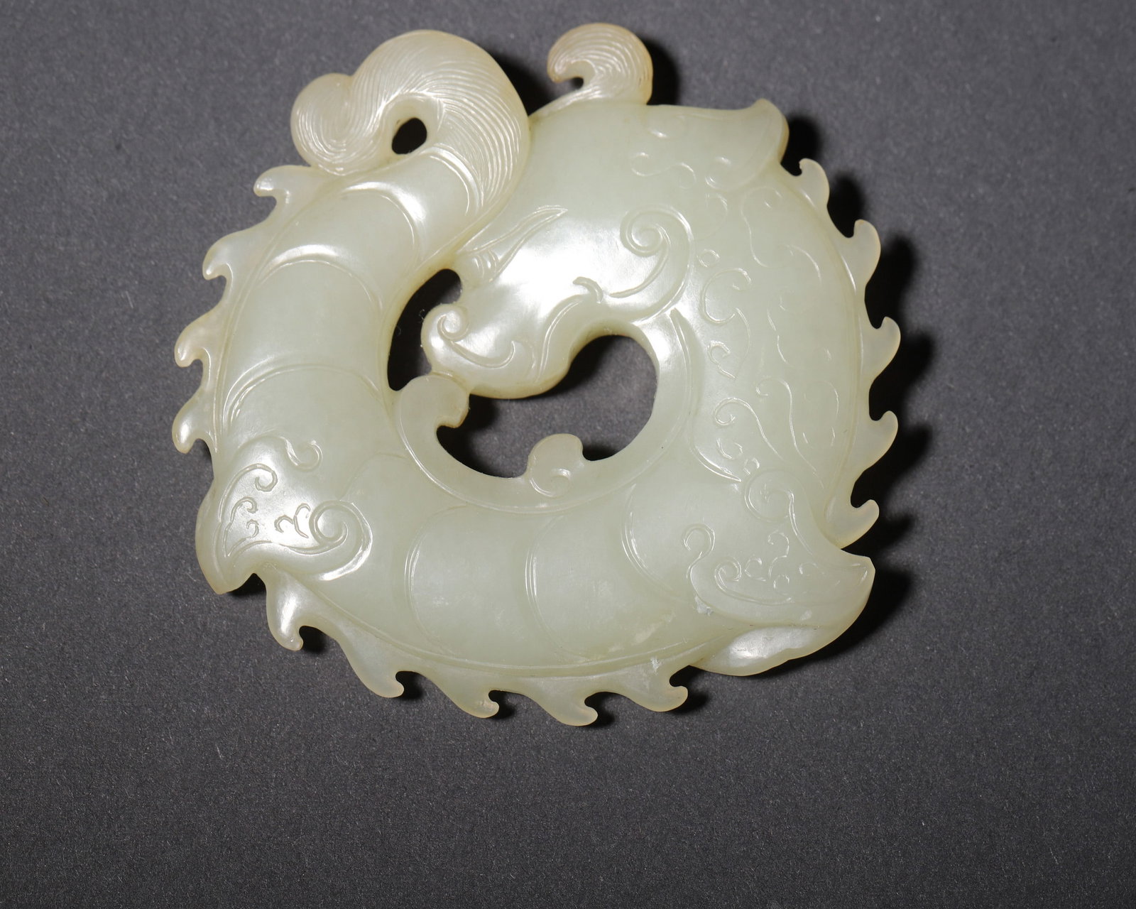 A WHITE JADE OPENWORK 'DRAGON' PENDANT - 6