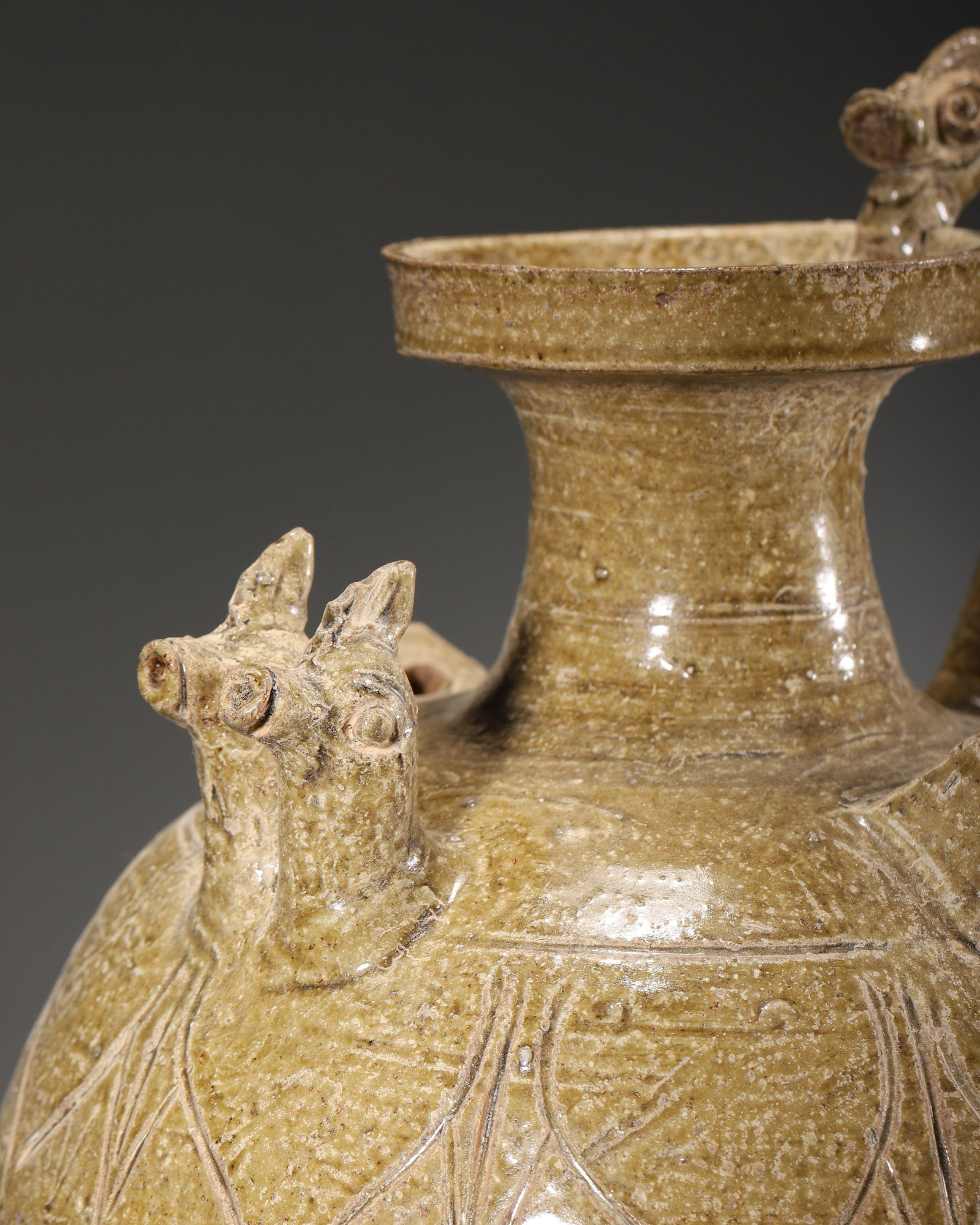 A GREEN-GLAZED EWER - 5