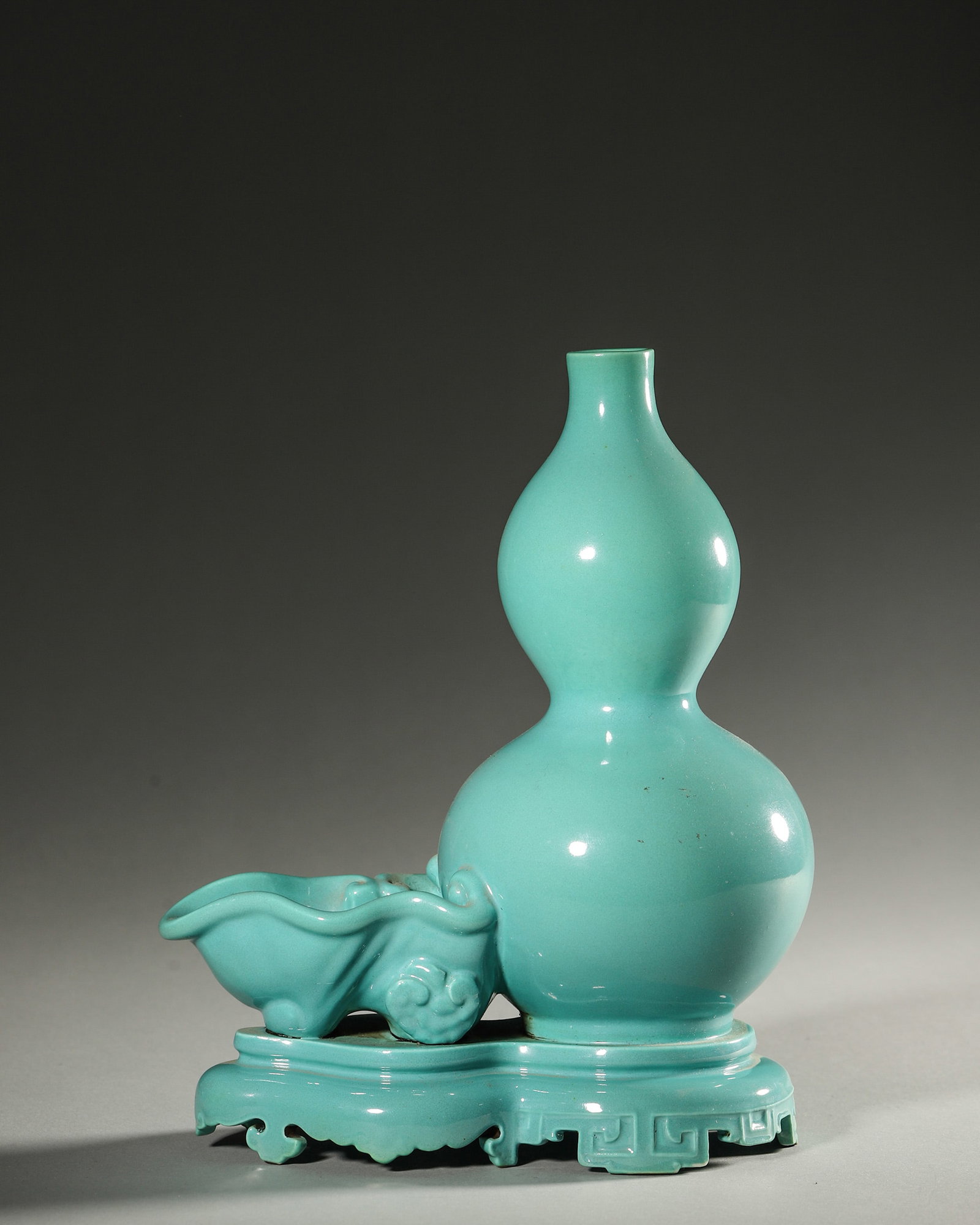 A GOURD-FORM PORCELAIN VASE (1 of 7)