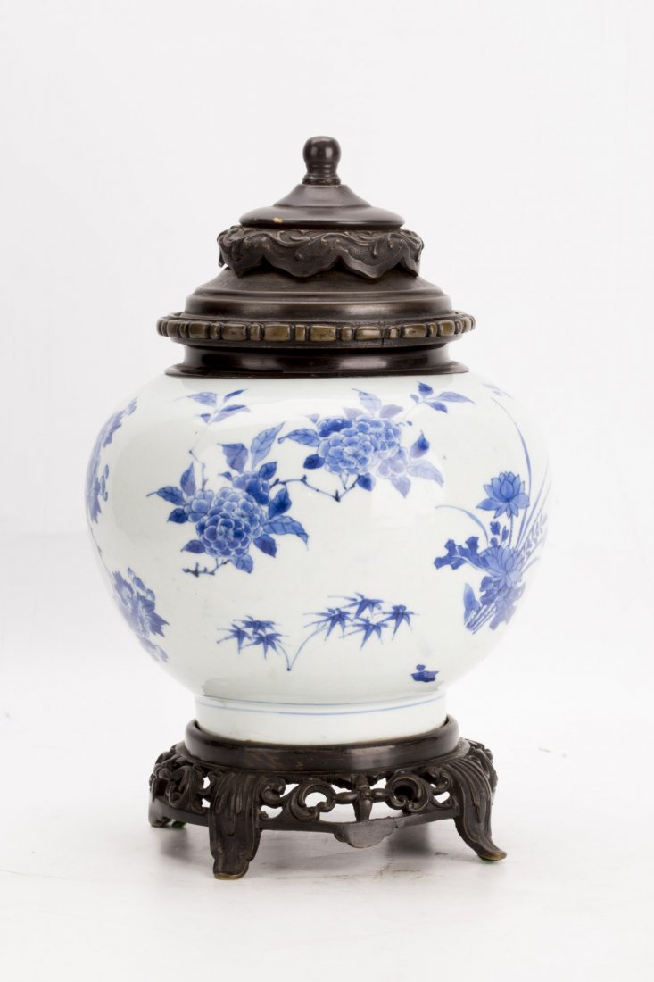 Antique Blue and White Container Vase with cover lid