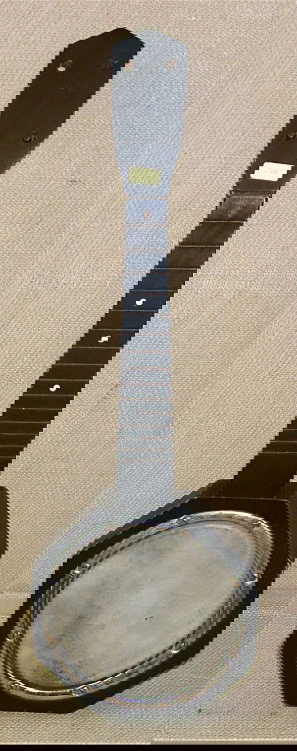 TOY 4 STRING BANJO 21"L, NEEDS RESTRUNG: TOY 4 STRING BANJO 21"L, NEEDS RESTRUNG