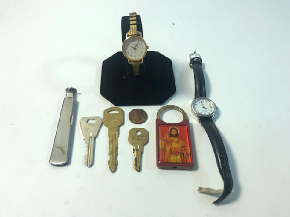JEWELRY AND ACCESSORIES LOT ~ GOLD TONE TIMEX WRIST (1 of 4)