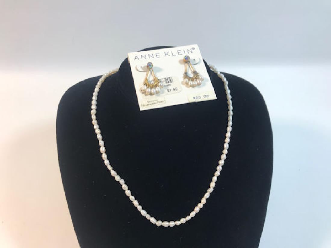 FRESHWATER PEARL JEWELRY SET ~ LOOSELY MATCHED. (1 of 4)