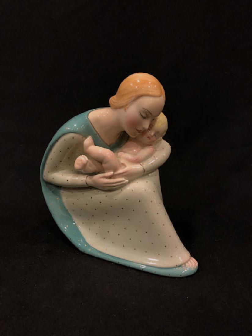 RARE LENCI 8¾" PORCELAIN FIGURE "WOMAN WITH: RARE LENCI 8¾" PORCELAIN FIGURE "WOMAN WITH CHILD". SIGNED ON BOTTOM "LENCI/ MADE IN ITALY" AS SHOWN.