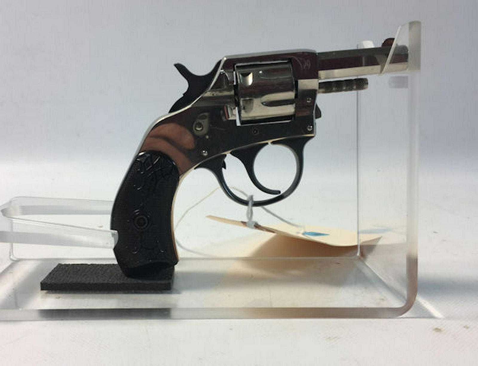 H & R MODEL YOUNG AMERICA DOUBLE ACTION .22 CALIBER: H & R MODEL YOUNG AMERICA DOUBLE ACTION .22 CALIBER REVOLVER SN: 315650