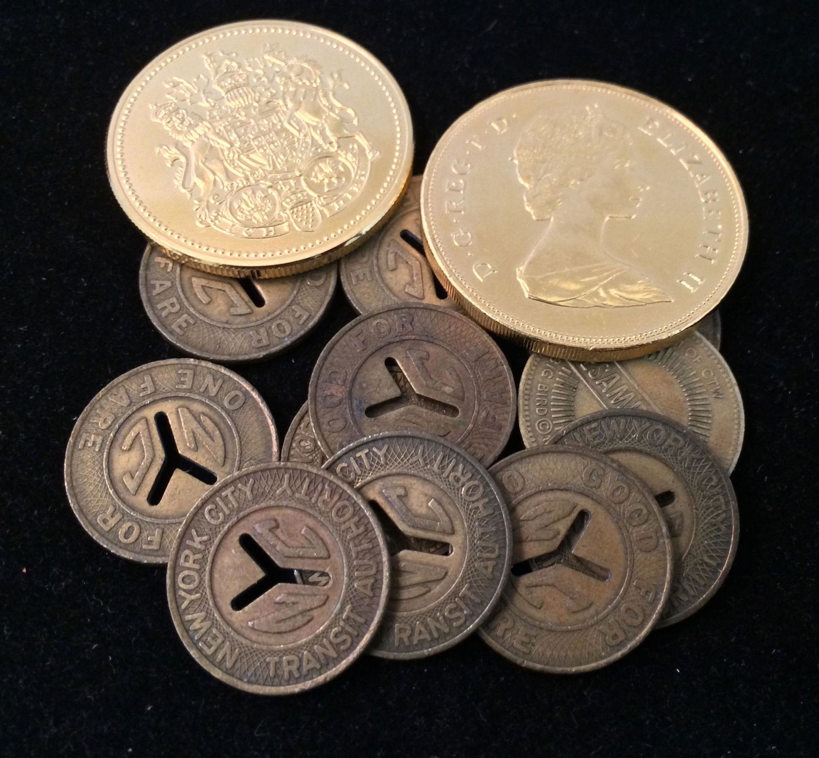 11 NEW YORK CITY TRANSIT TOKENS AND 2 GOLD PLATED (1 of 1)