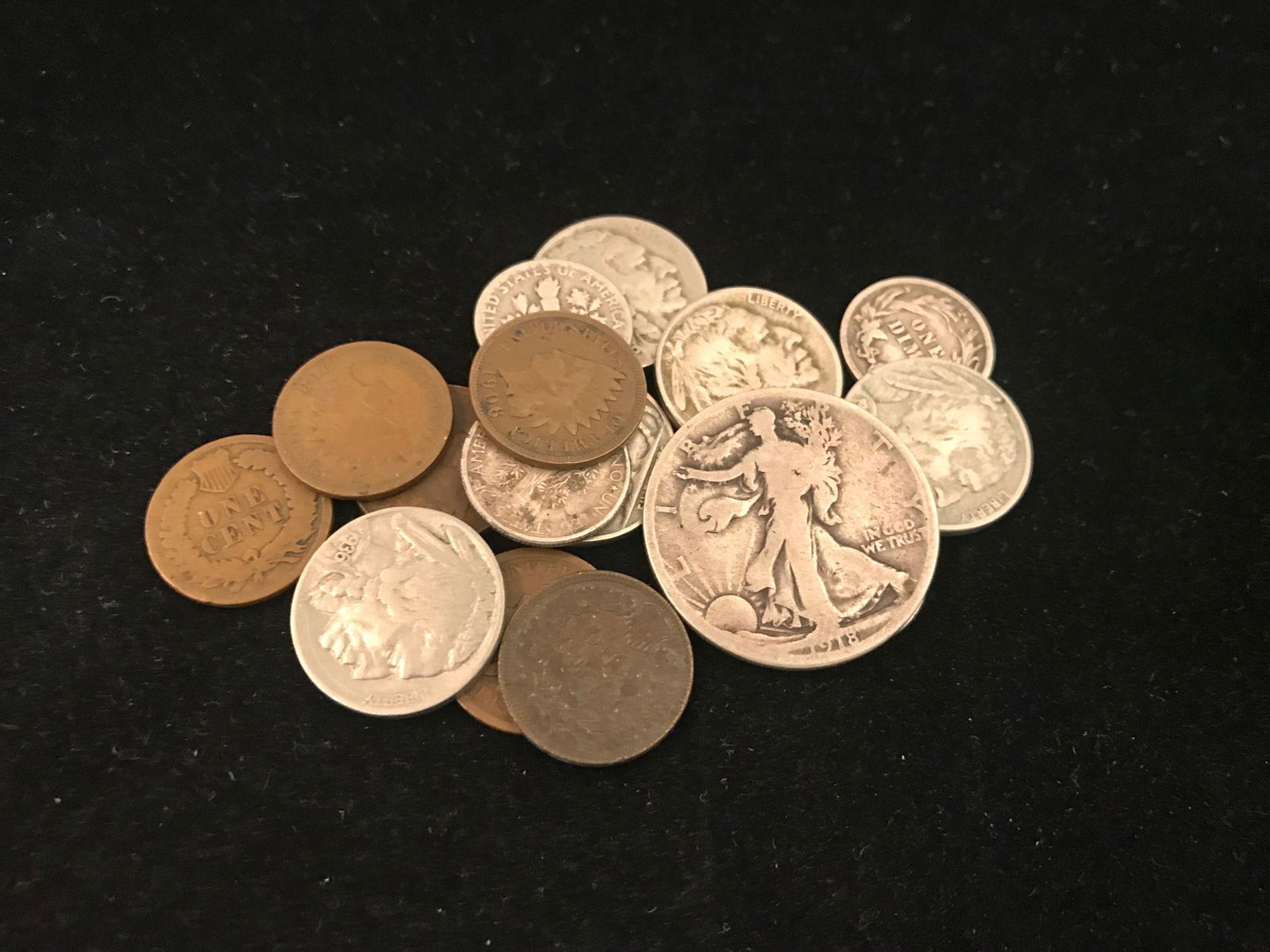 MIXED LOT INCLUDING 1918S WALKING LIBERTY HALF DOLLAR, (1 of 1)