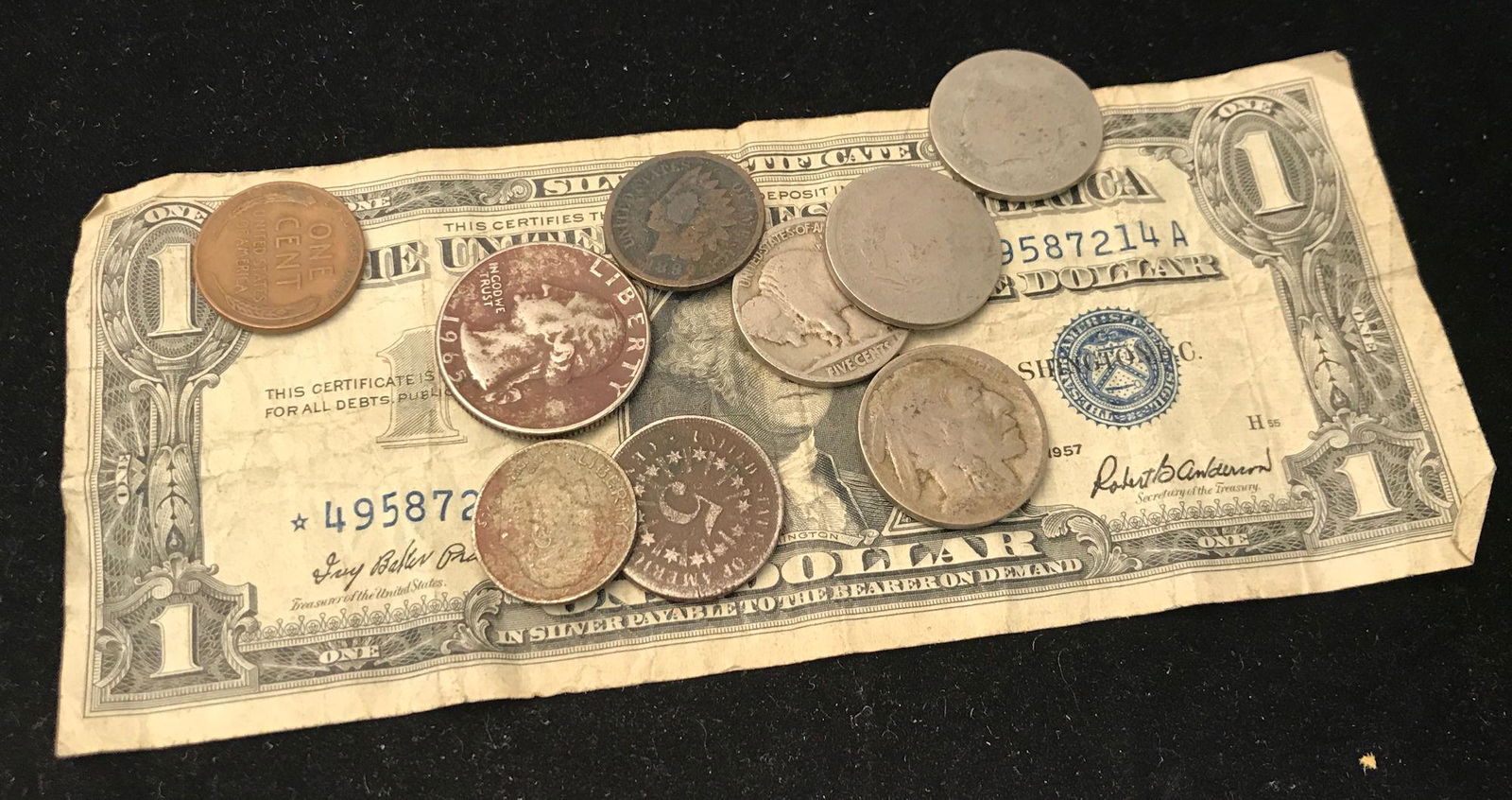 MIXED LOT INCLUDING SERIES 1957 ONE DOLLAR SILVER (1 of 1)