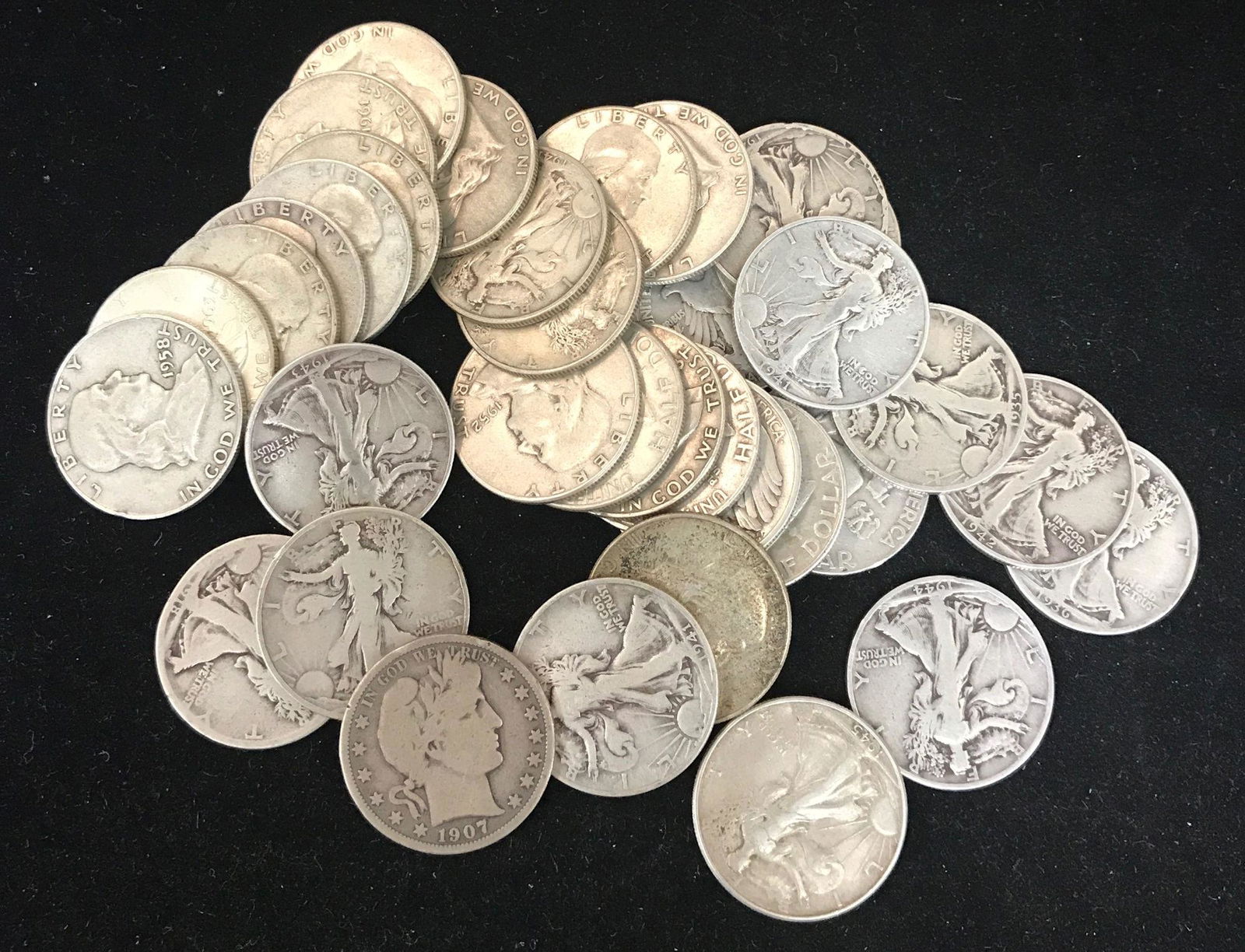 35 U.S. SILVER HALF DOLLARS INCLUDING 1907O BARBER, 15 (1 of 1)