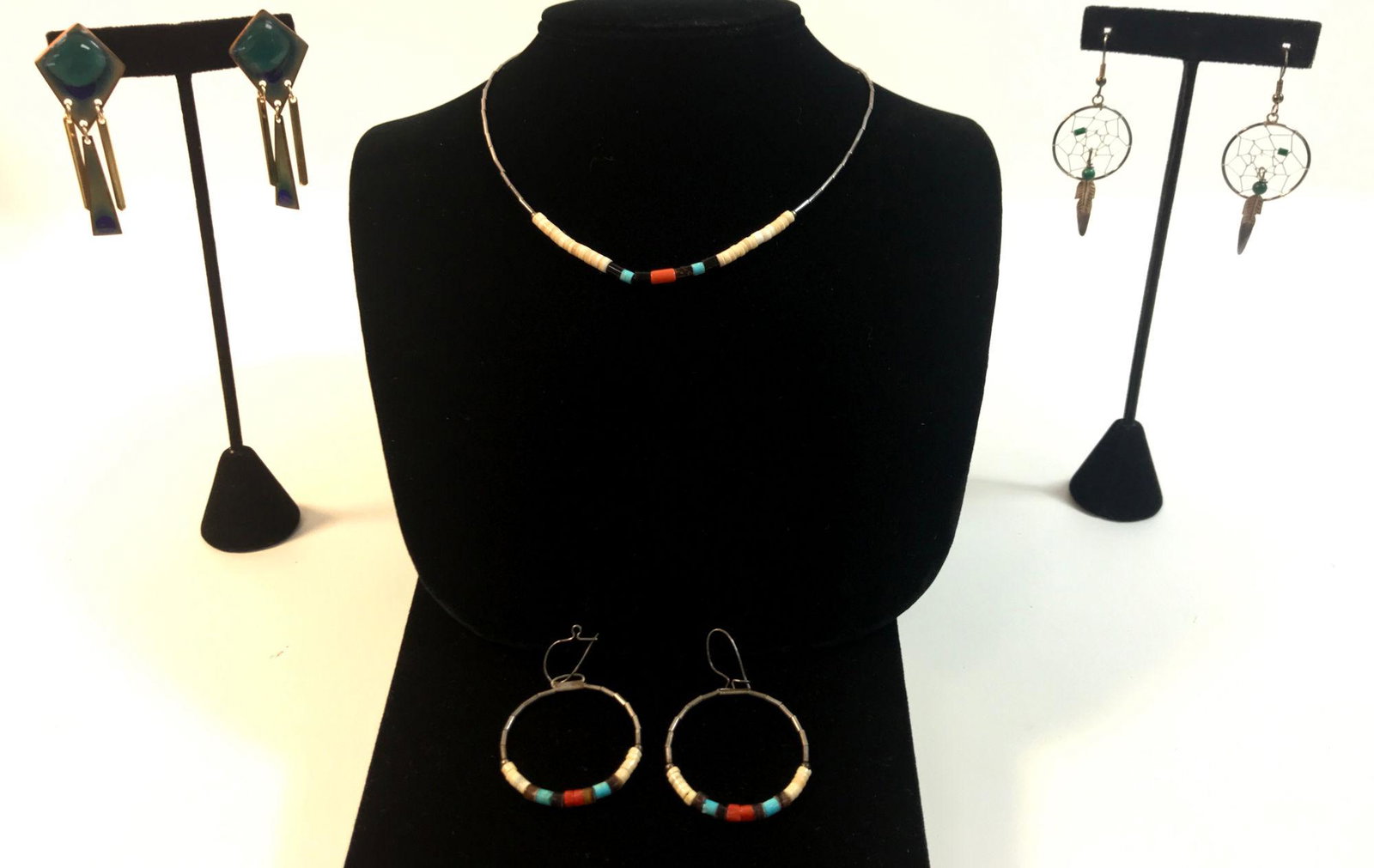 LOT SOUTHWESTERN STYLE JEWELRY AND ACCESSORIES (1 of 8)