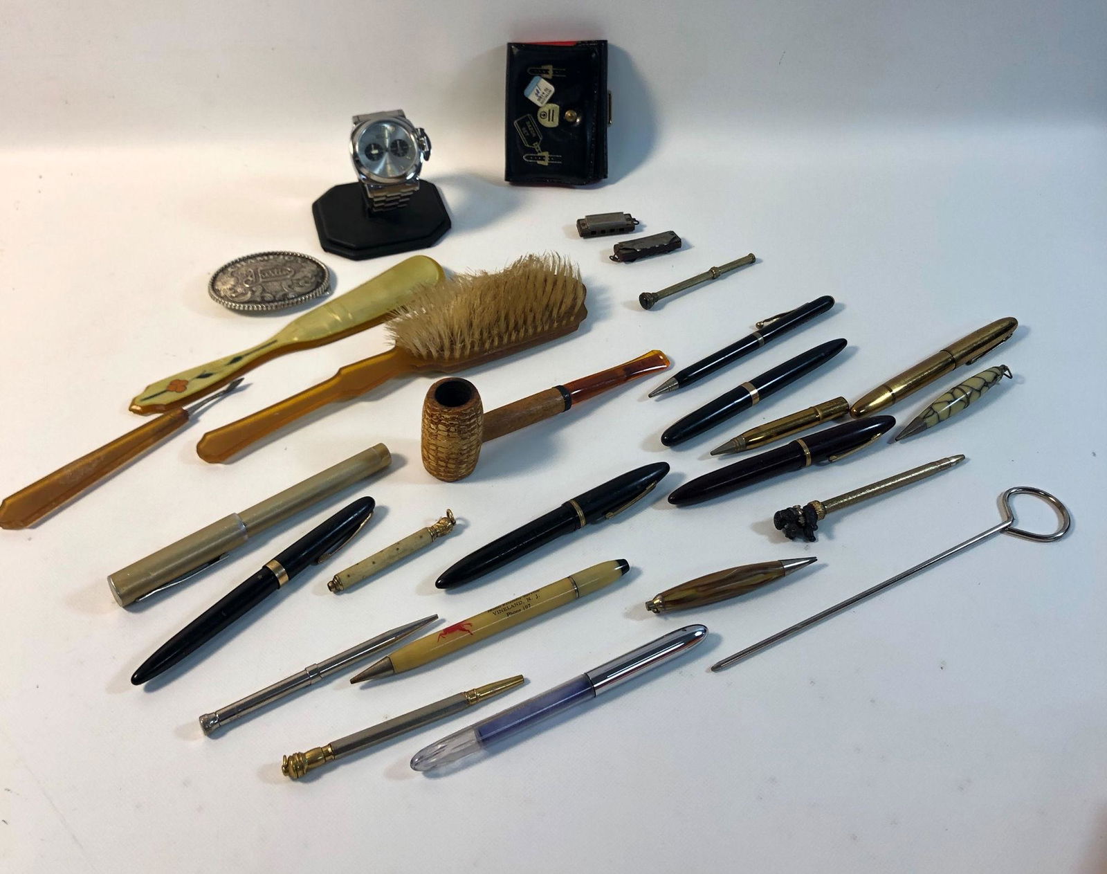 MISCELLANEOUS ACCESSORIES BOX (1 of 8)