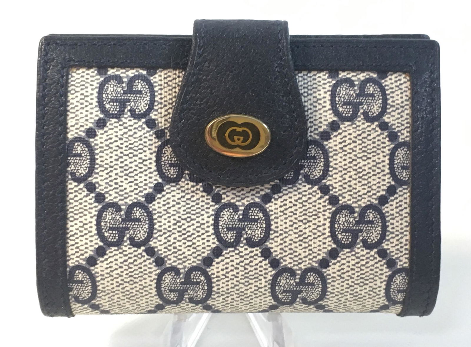 GUCCI WALLET (1 of 2)