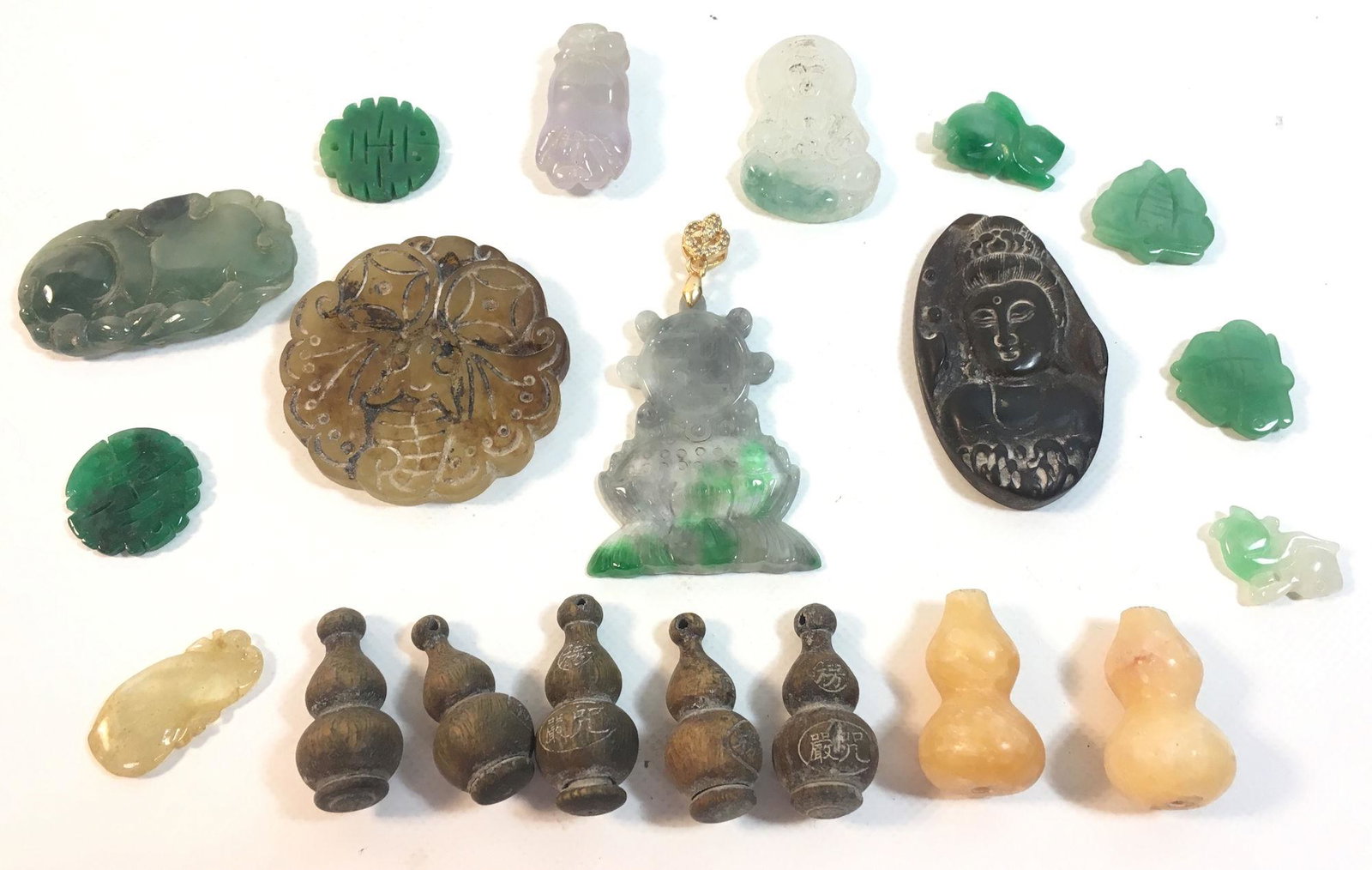 ASSORTED WOODEN AND SEMI-PRECIOUS STONE PENDANTS (1 of 6)