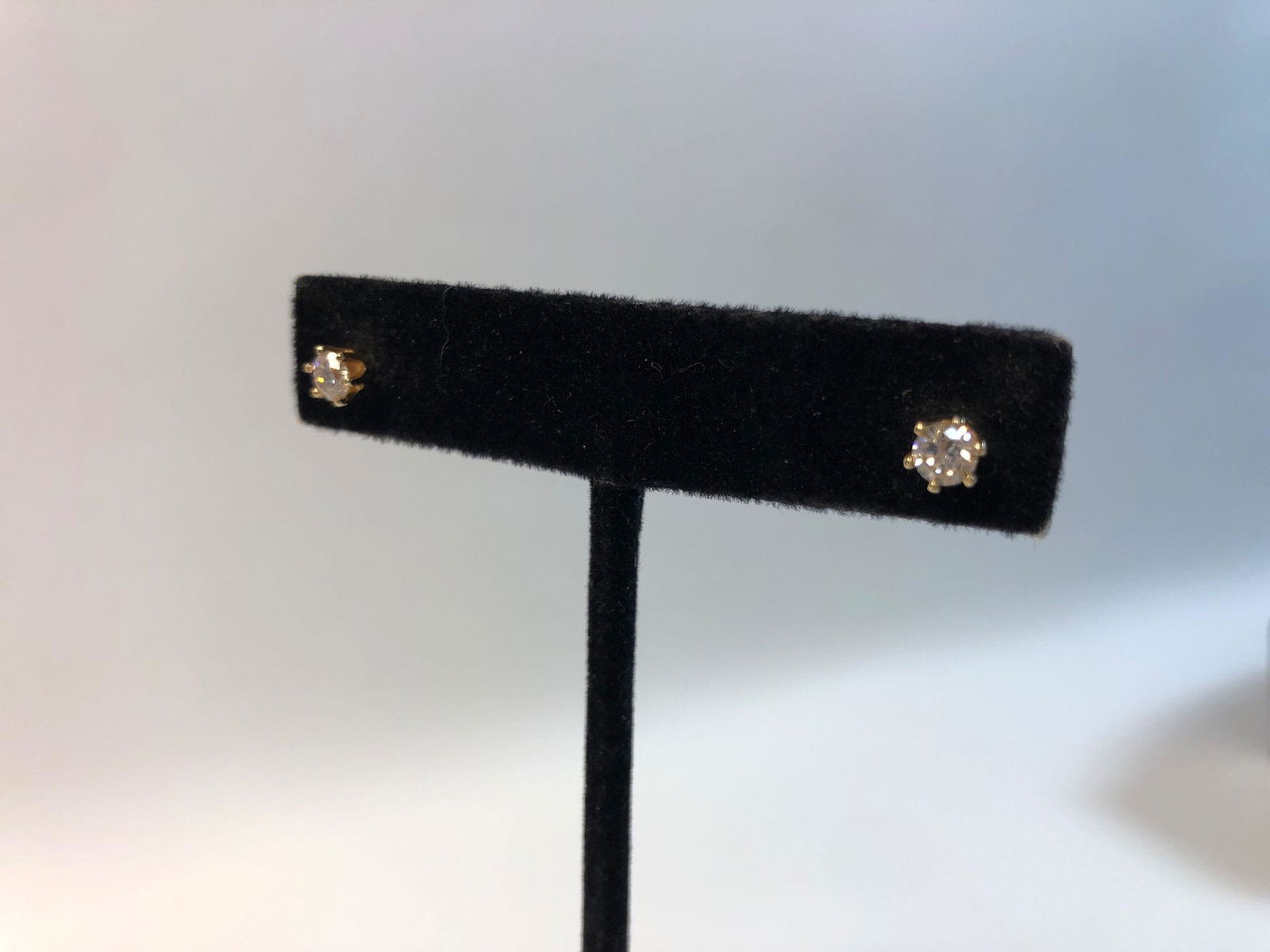 14KT YELLOW GOLD DIAMOND SOLITAIRE EARRINGS ~ ONE (1 of 11)