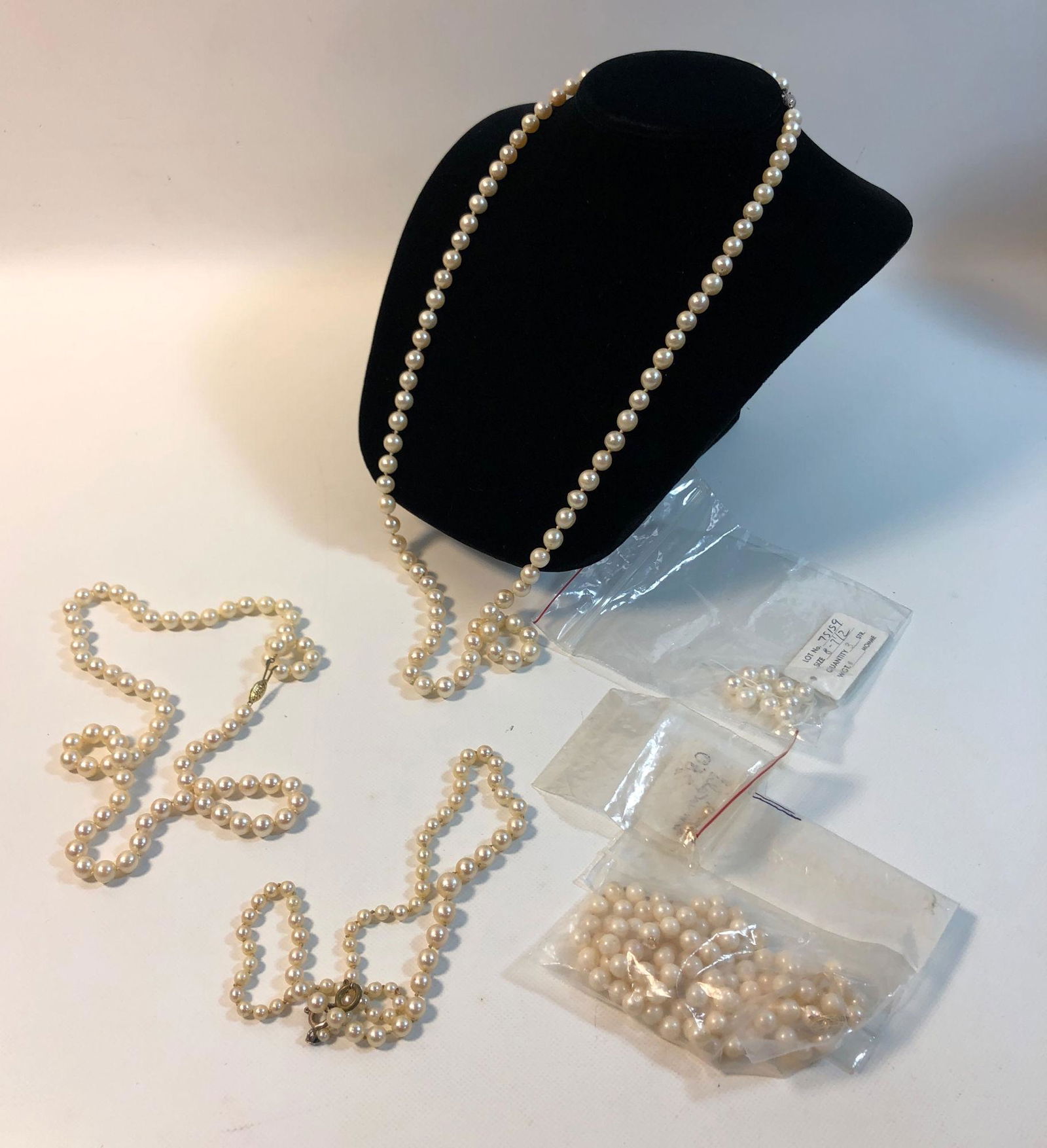 PEARL JEWELRY & ACCESSORIES (1 of 5)