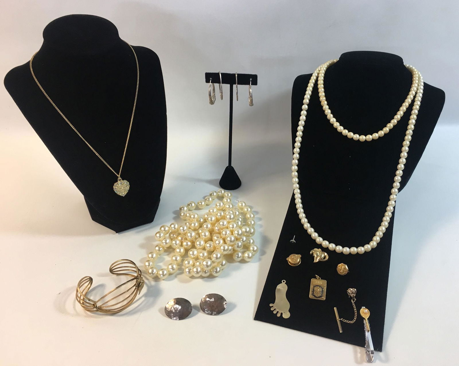 19 MISC. JEWELRY PIECES (1 of 9)