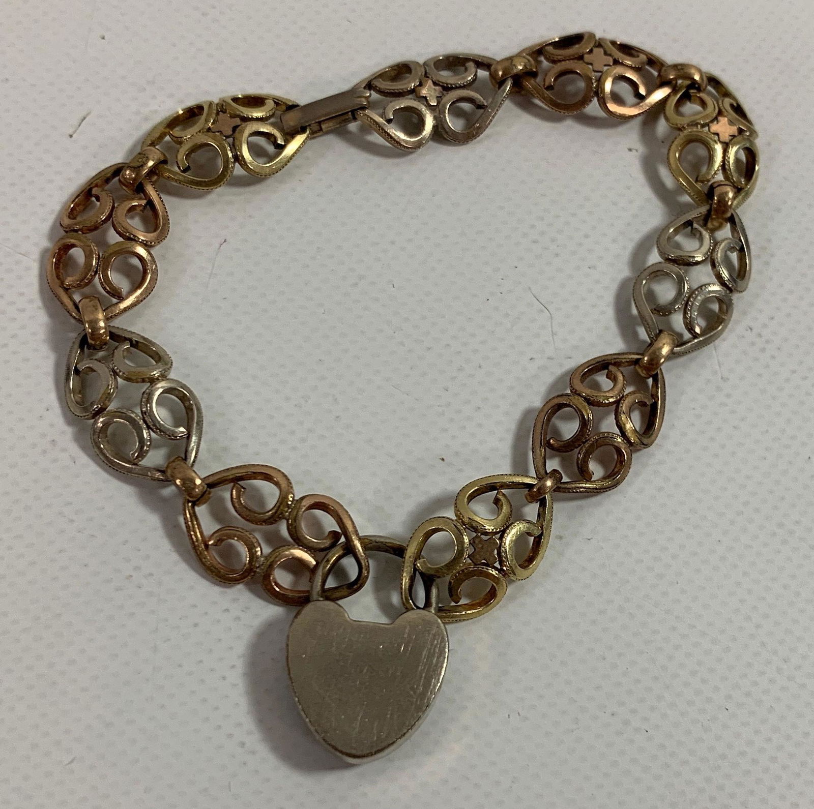 VINTAGE GOLD BRACELET (1 of 3)