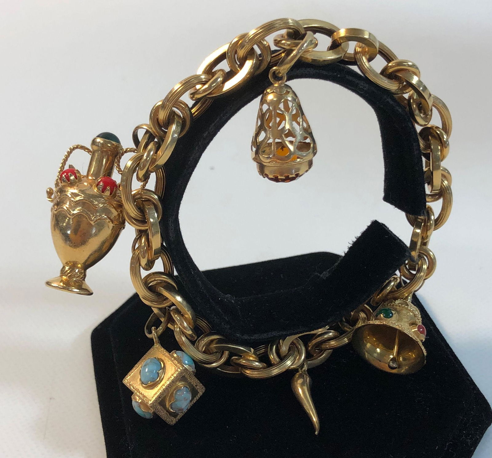 18KT GOLD CHARM BRACELET (1 of 16)