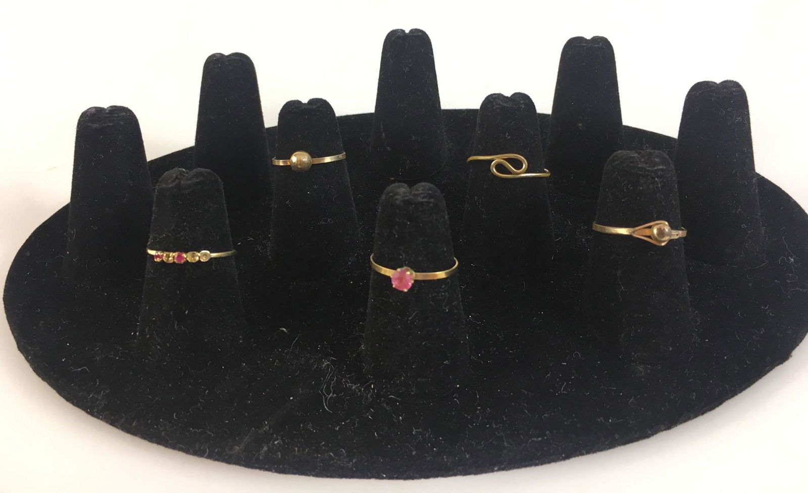 FIVE GOLD TONE RINGS (1 of 3)