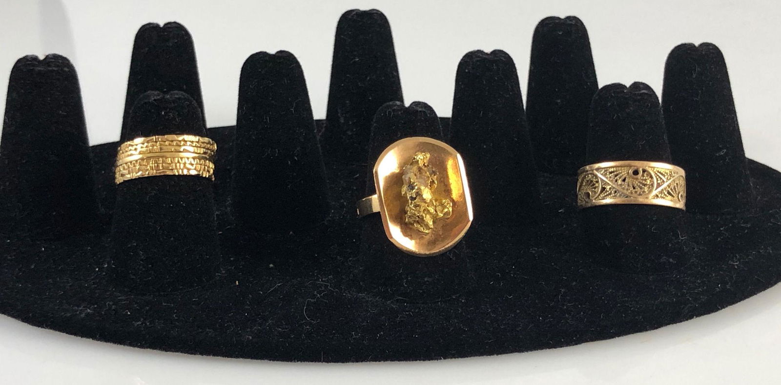 THREE 18KT GOLD RINGS (1 of 5)