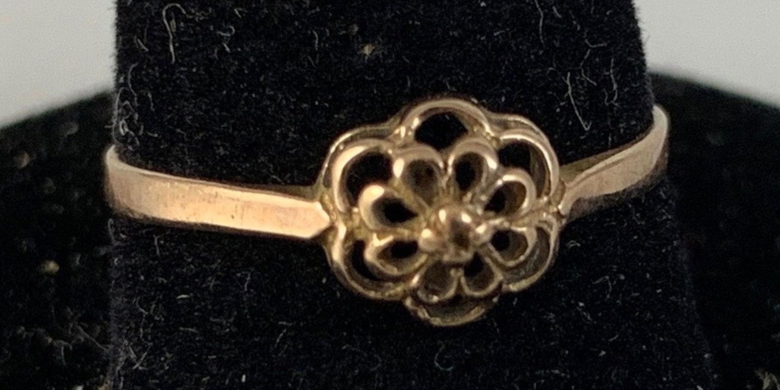 VINTAGE 10KT YELLOW GOLD RING (1 of 3)