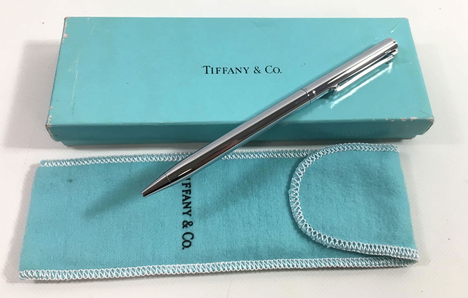 TIFFANY & CO. INK PEN IN BOX (1 of 2)