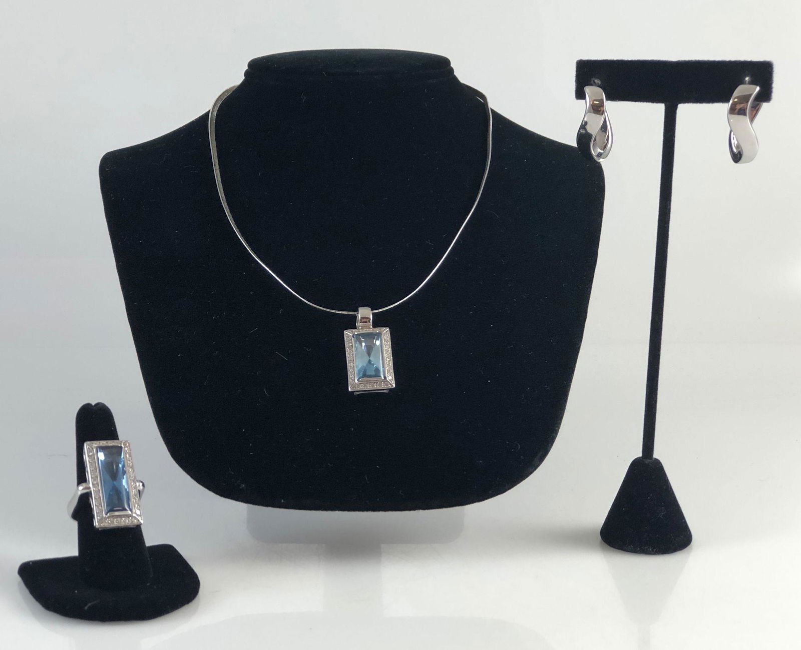 14KT GOLD AND GEMSTONE JEWELRY SET (1 of 4)