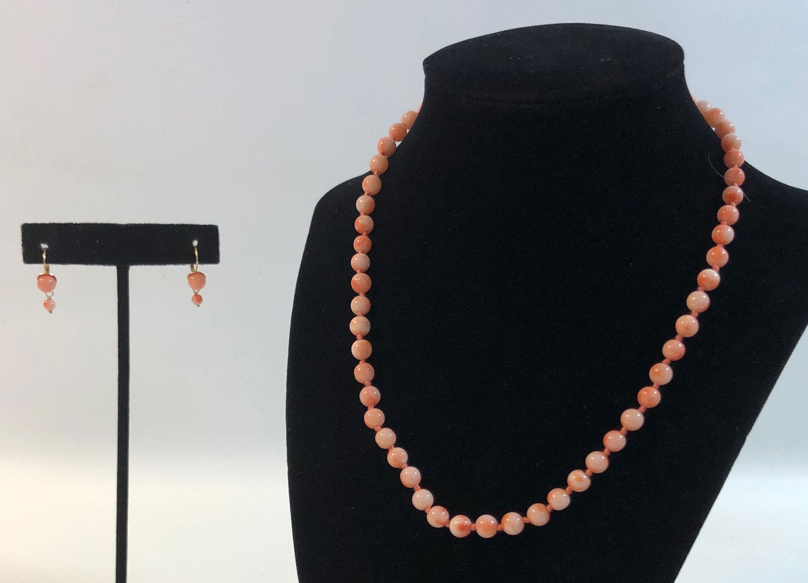 CORAL NECKLACE W/MATCHED EARRINGS (1 of 10)