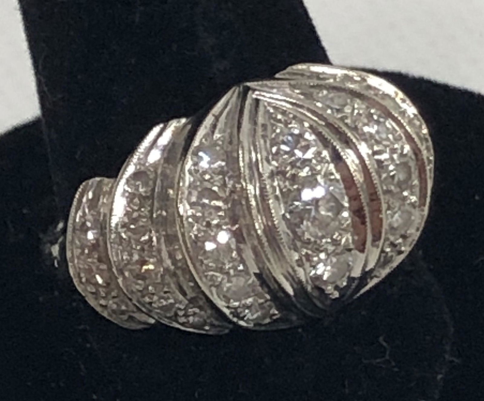 14KT WHITE GOLD AND DIAMOND RING ~ SIZE 6 (1 of 10)