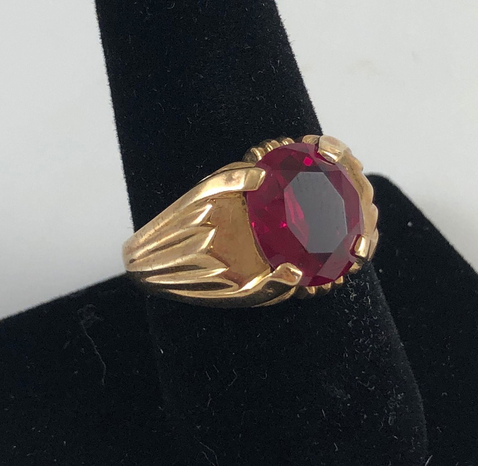 10KT GOLD AND RUBY RING (1 of 4)