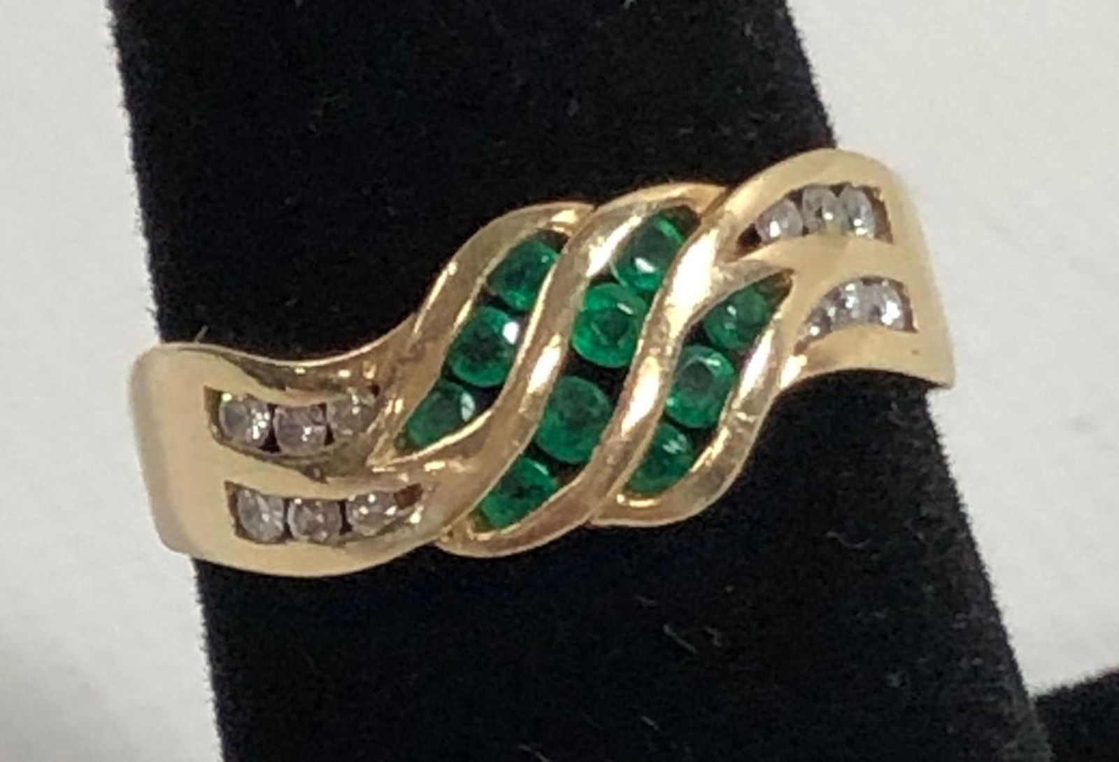 14KT GOLD AND GEMSTONE RING (1 of 6)