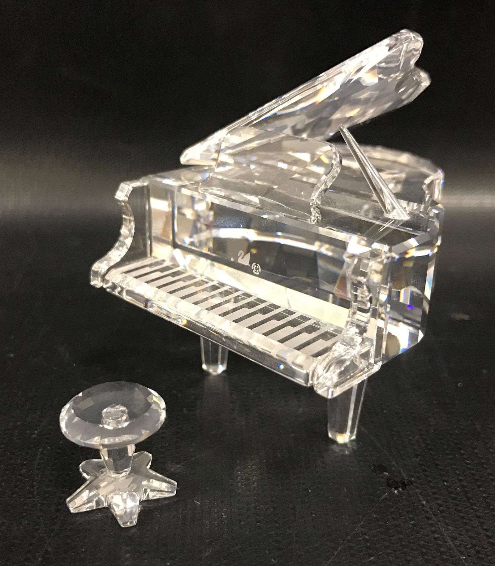 SWAROVSKI CRYSTAL PIANO AND BENCH, 2¾.″: SWAROVSKI CRYSTAL PIANO AND BENCH, 2¾.&Prime; ORIGINAL BOX INCLUDED