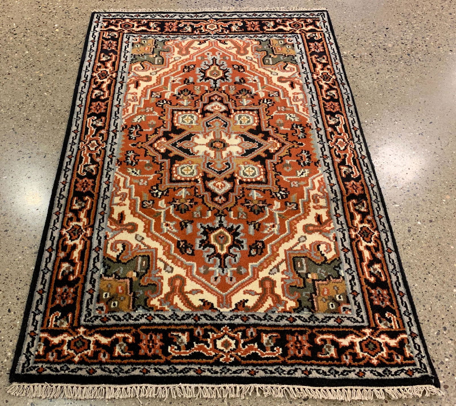 ORIENTAL RUG, INDO PERSIAN HERIZ SERAPI, 4′ X (1 of 4)