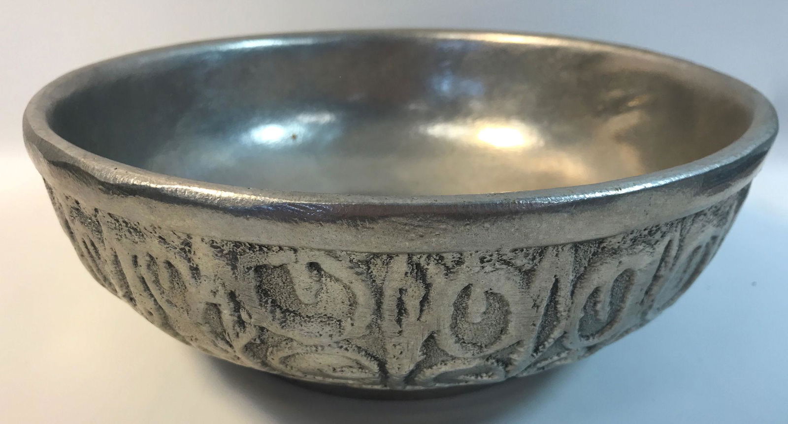 DON DRUMM STUDIOS CAST ALUMINUM COOKING SCULPTURE: DON DRUMM STUDIOS CAST ALUMINUM COOKING SCULPTURE 10½″D BOWL