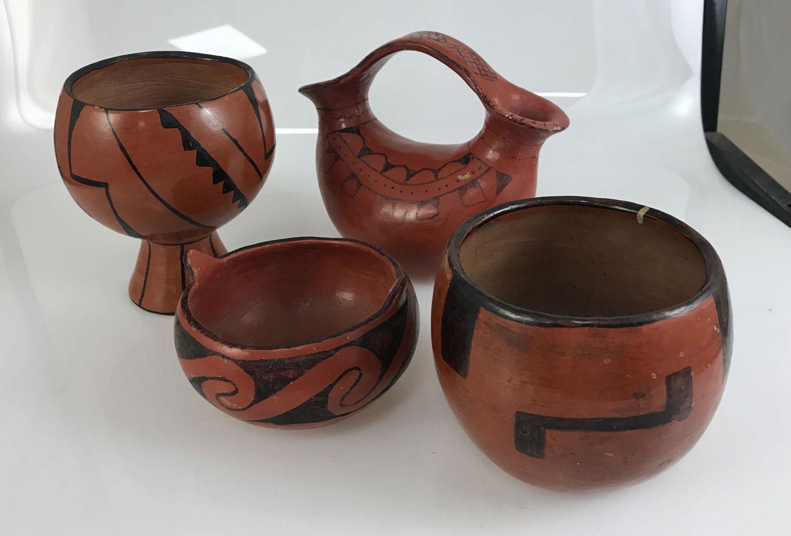BOX LOT SAN ILDEFONSO PUEBLO POTTERY (1 of 5)