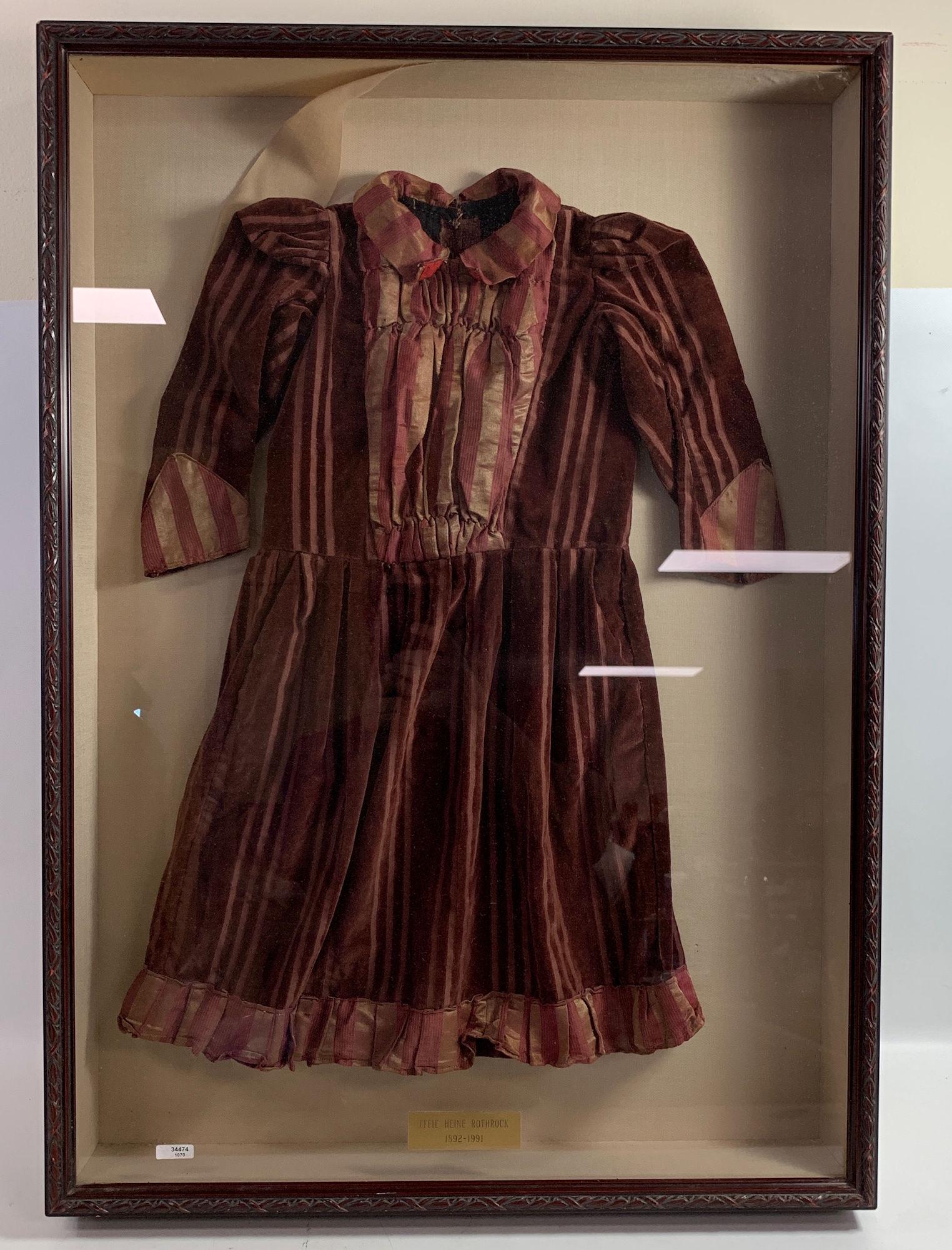 CHILD′S VINTAGE VELVET DRESS IN SHADOW BOX WITH: CHILD′S VINTAGE VELVET DRESS IN SHADOW BOX WITH PLAQUE ″EFFIE HEINE ROTHROCK, 1892-1991,″ 22″x 31″x 3½″