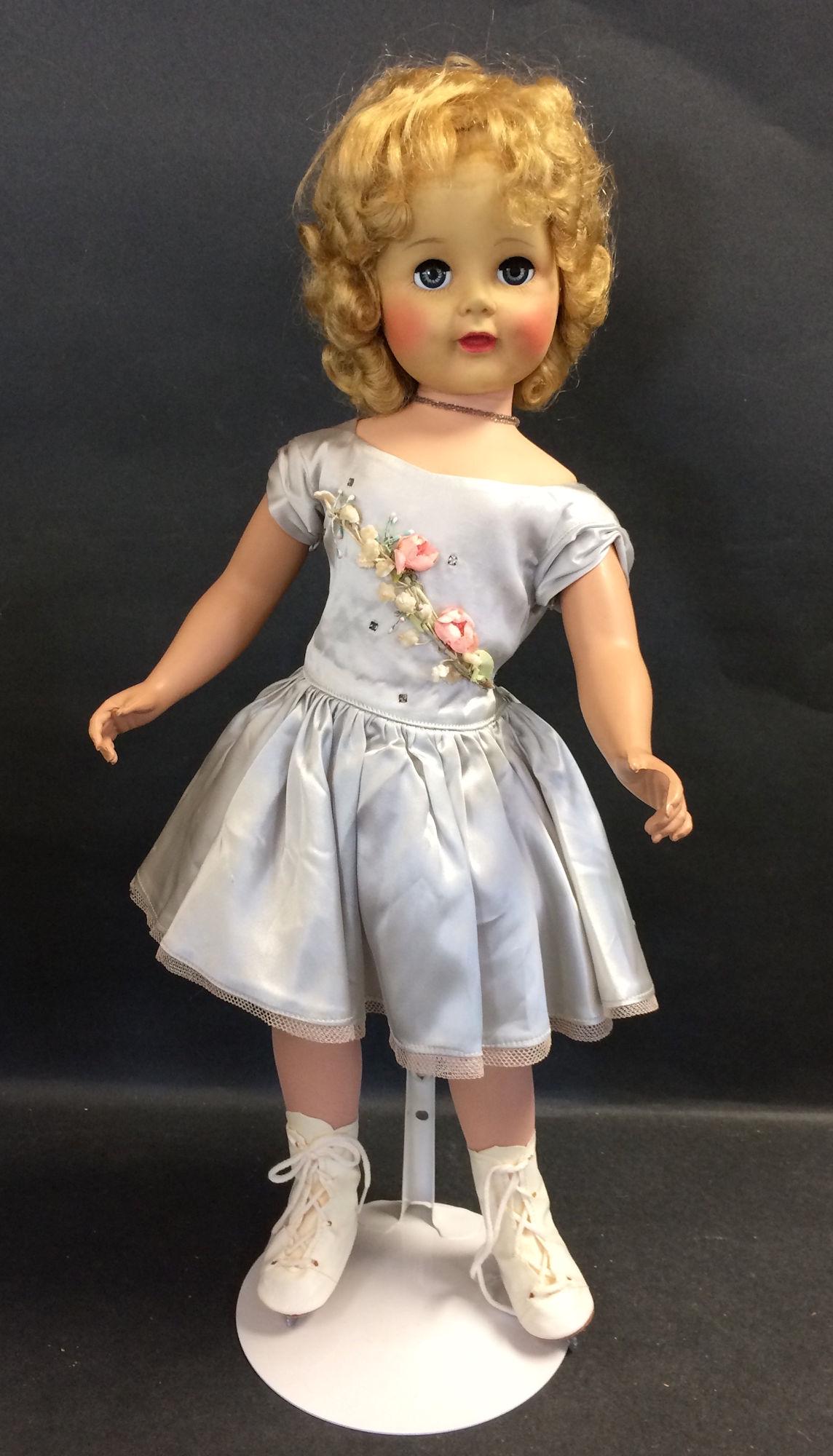 18" MADAME ALEXANDER "MADELAINE" SKATER. VINYL HEAD, (1 of 3)