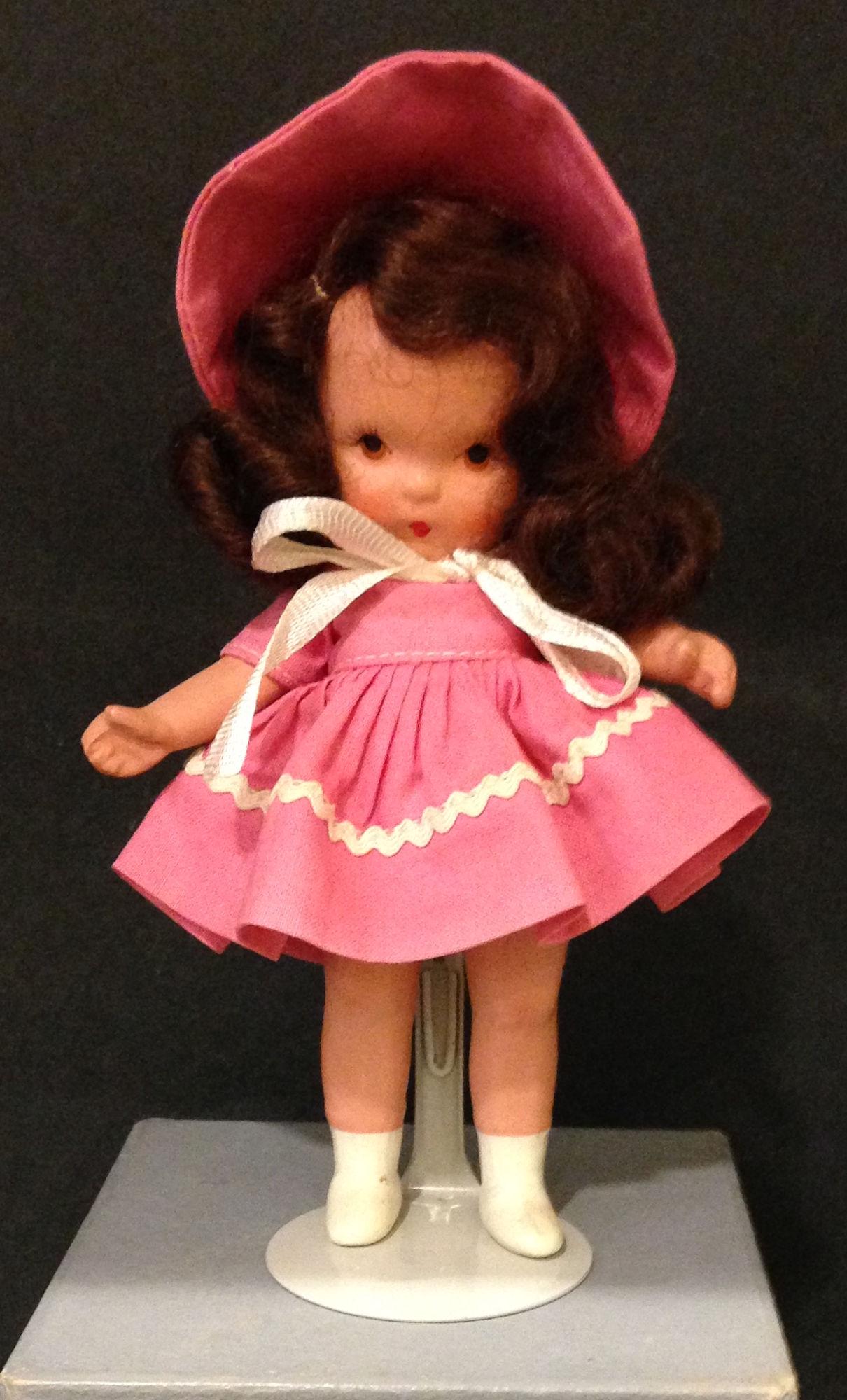 5½" STORYBOOK DOLL "FIVE LITTLE SISTERS" #510 IN (1 of 2)