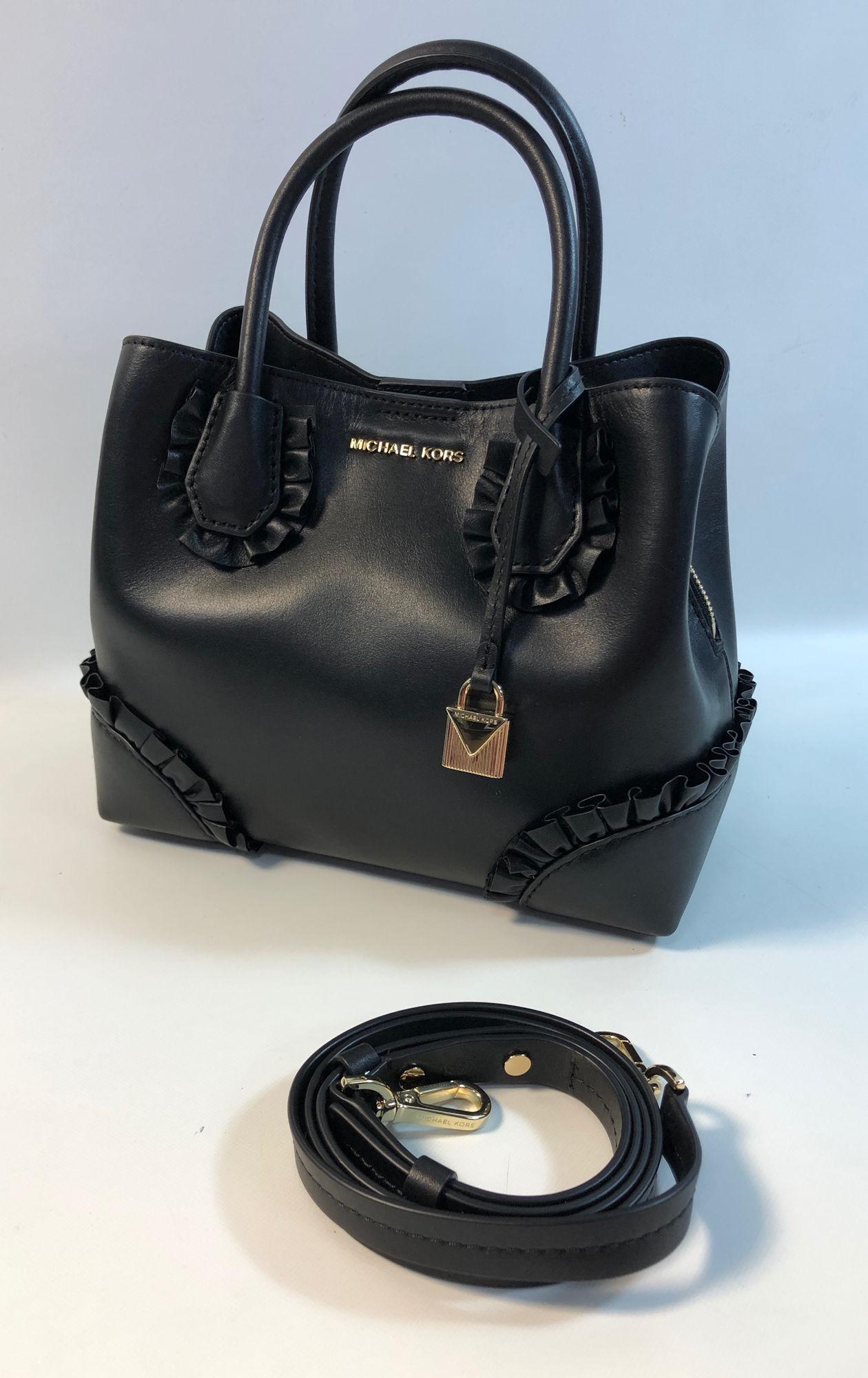 MICHAEL KORS HANDBAG: MICHAEL KORS HANDBAG ~ MICHAEL KORS MERCER GALLERY RUFFLED HANDBAG, BLACK LEATHER, GOLD TONE HARDWARE, LIKE NEW CONDITION W/ OPTIONAL AND ADJUSTABLE SHOULDER STRAP, THREE MAIN COMPARTMENTS FEATURING Z
