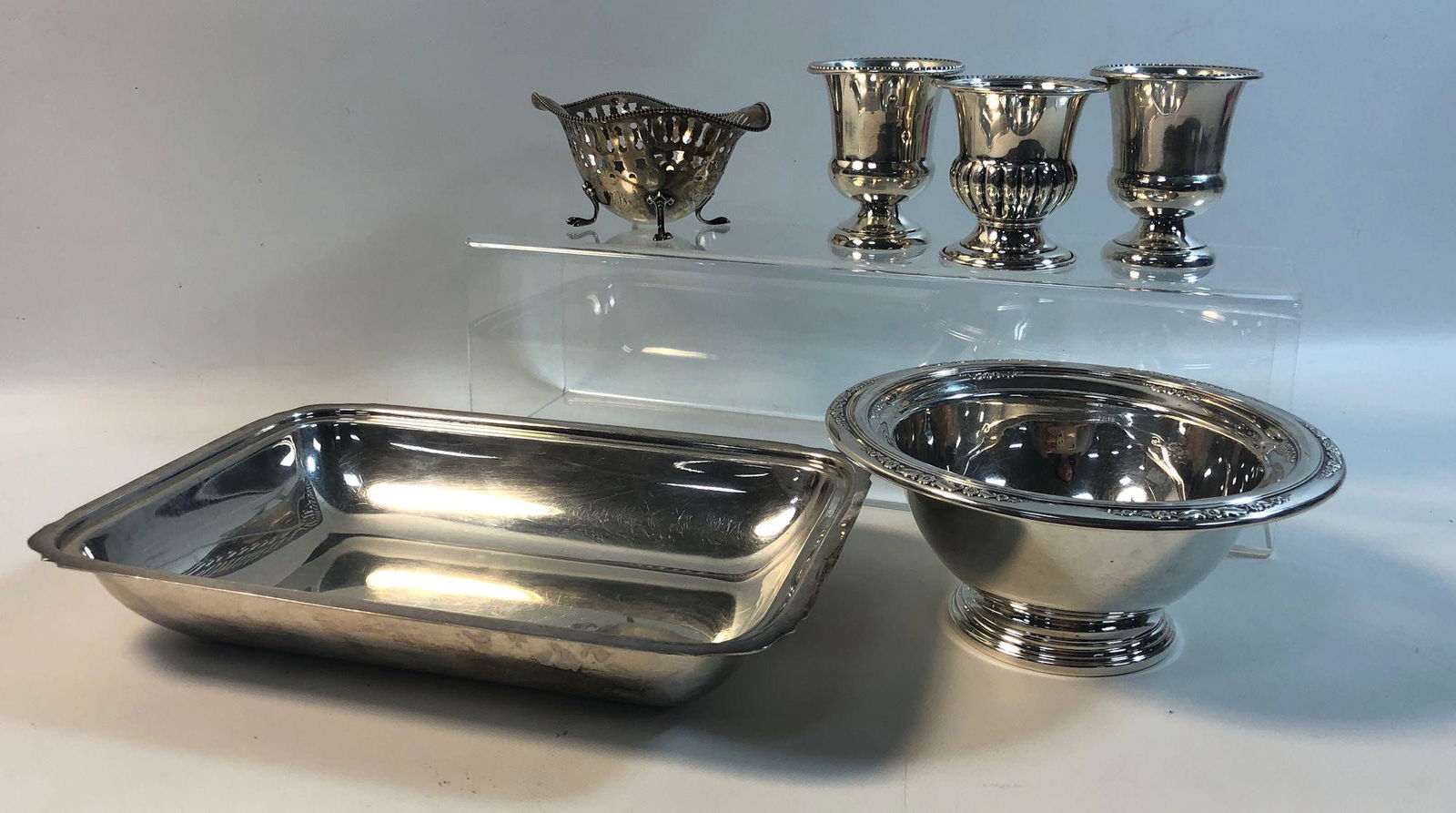 ASSORTED STERLING SILVER BOX LOT: ASSORTED STERLING SILVER BOX LOT ~ SIX PIECES STERLING SILVER HOUSEWARES INCLUDING: THREE PIECES FROM INTERNATIONAL, THREE EGG CUPS (2.5" IN HEIGHT), BOWL WITH PEDESTAL BASE MEASURING 6.25" IN DIAMETE